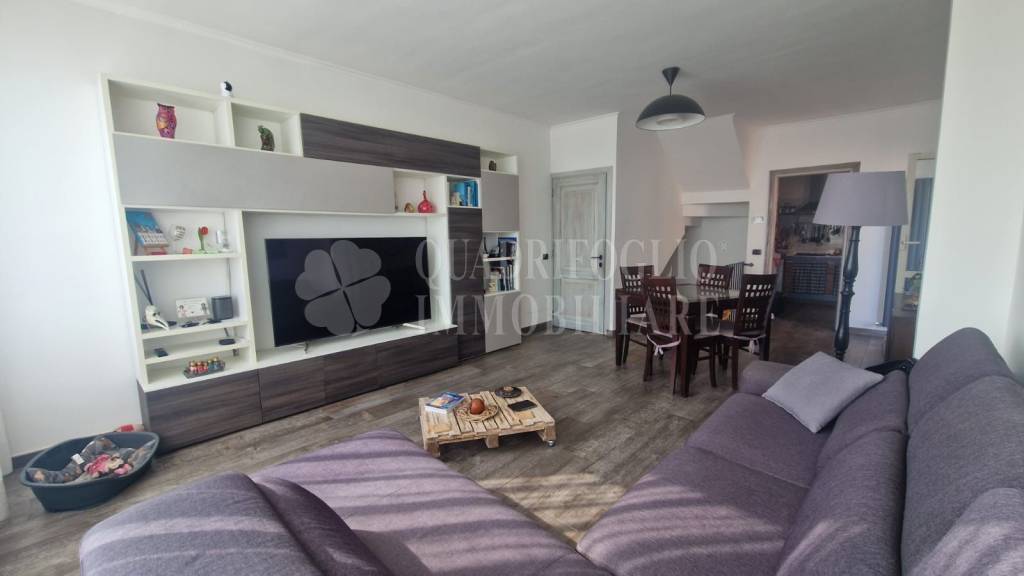 casa indipendente in vendita a Castelnuovo di Porto