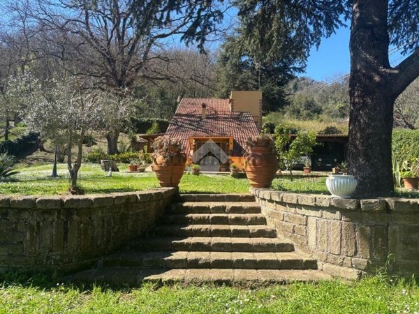 casa indipendente in vendita a Castelnuovo di Porto in zona Vallelinda