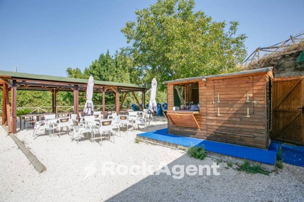negozio in vendita a Castelnuovo di Porto