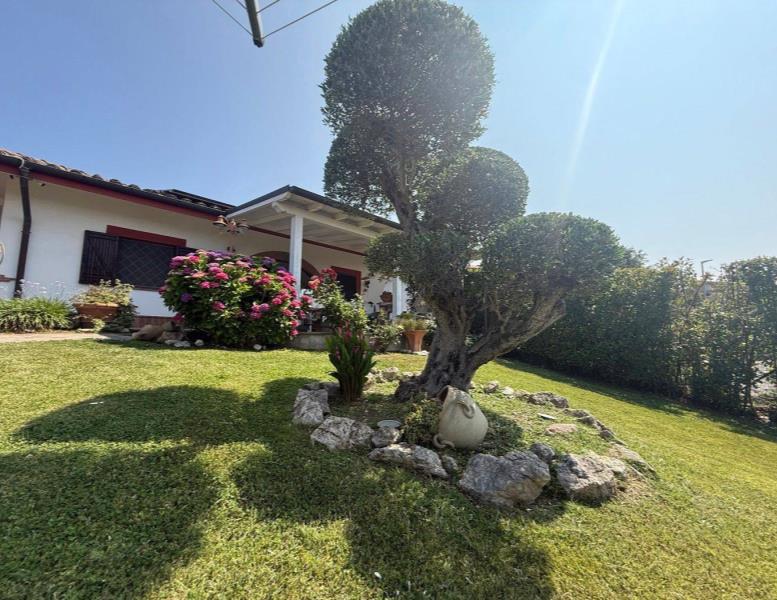 casa indipendente in vendita a Castelnuovo di Porto in zona Vallelinda