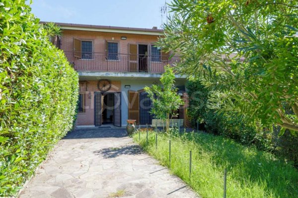 casa indipendente in vendita a Castelnuovo di Porto