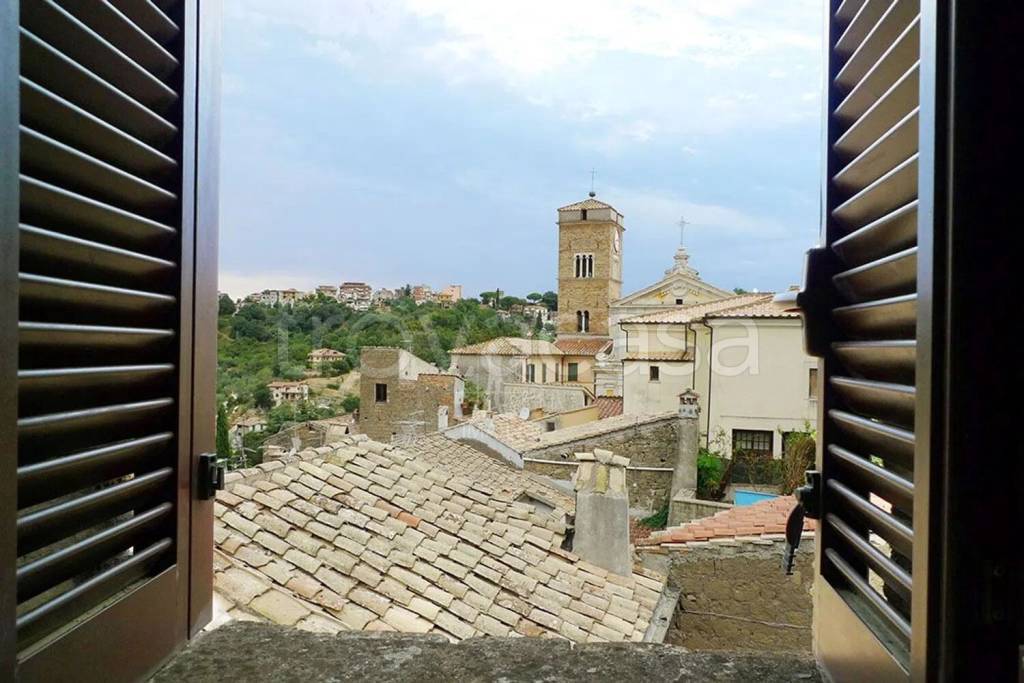 casa indipendente in vendita a Castelnuovo di Porto
