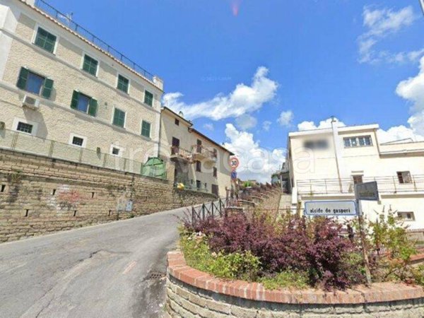 casa indipendente in vendita a Castelnuovo di Porto