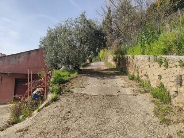 terreno agricolo in vendita a Castelnuovo di Porto