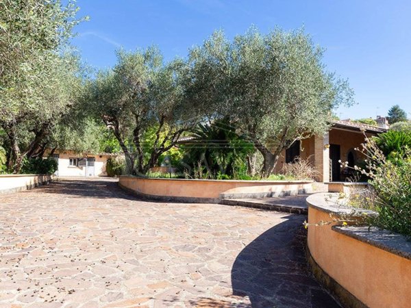 casa indipendente in vendita a Castelnuovo di Porto in zona Vallelinda