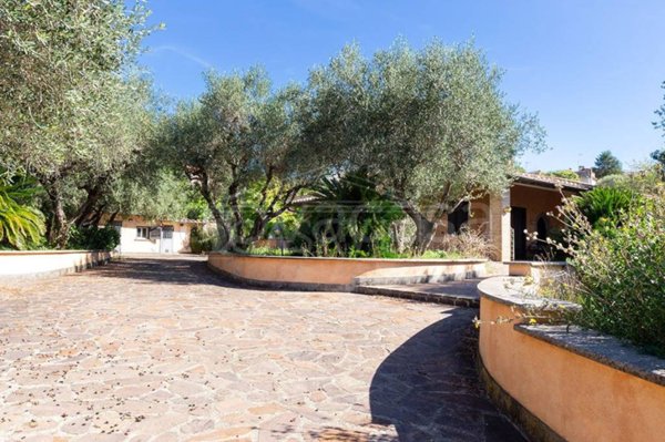 casa indipendente in vendita a Castelnuovo di Porto in zona Vallelinda
