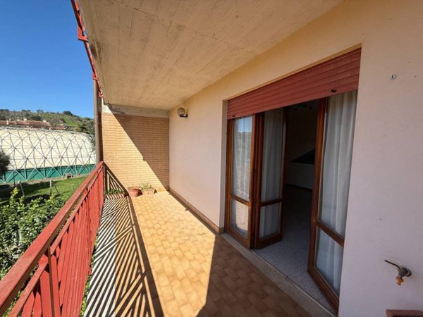 casa indipendente in vendita a Castelnuovo di Porto