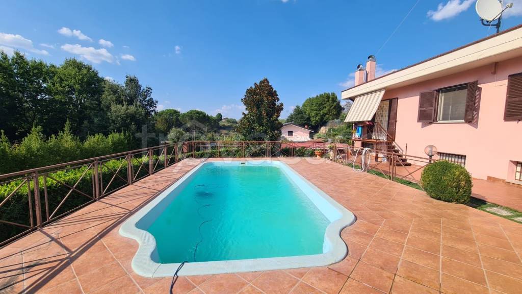 casa indipendente in vendita a Castelnuovo di Porto