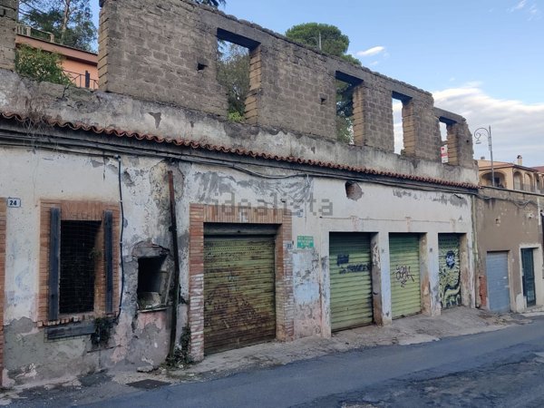 negozio in vendita a Castelnuovo di Porto