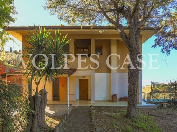 casa indipendente in vendita a Castelnuovo di Porto