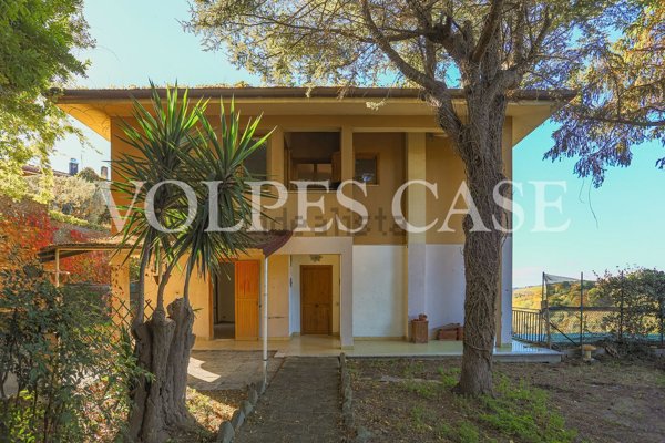 casa indipendente in vendita a Castelnuovo di Porto