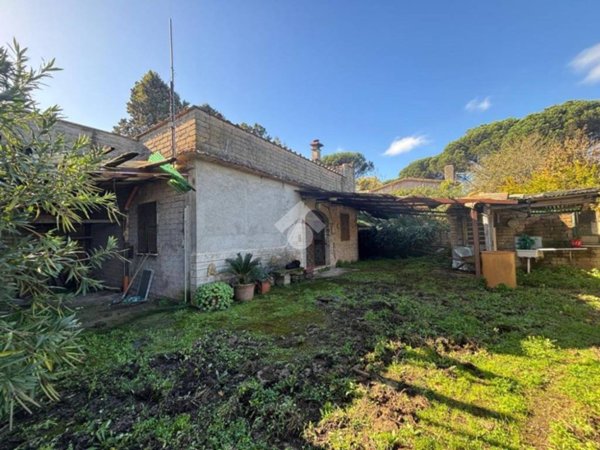 casa indipendente in vendita a Castelnuovo di Porto
