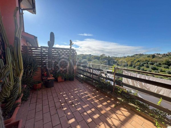 casa indipendente in vendita a Castelnuovo di Porto