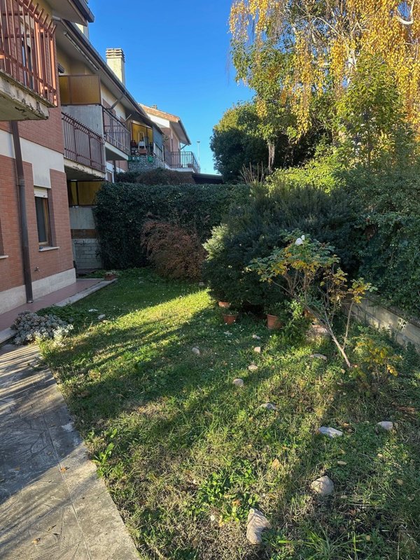 casa indipendente in vendita a Castelnuovo di Porto