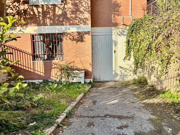 casa indipendente in vendita a Castelnuovo di Porto