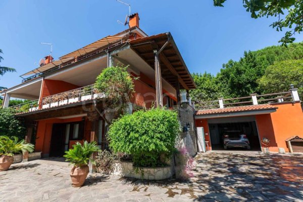 casa indipendente in vendita a Castelnuovo di Porto