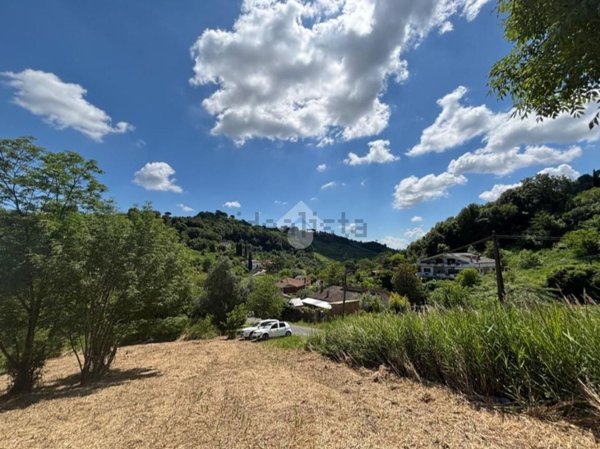 appartamento in vendita a Castelnuovo di Porto in zona Vallelinda