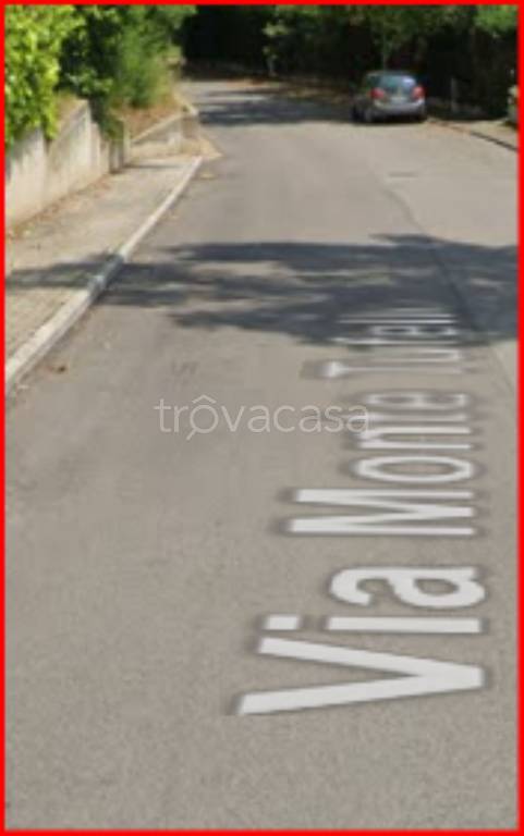 casa indipendente in vendita a Castelnuovo di Porto