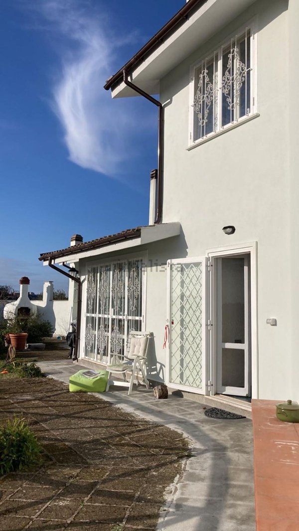 casa indipendente in vendita a Castelnuovo di Porto