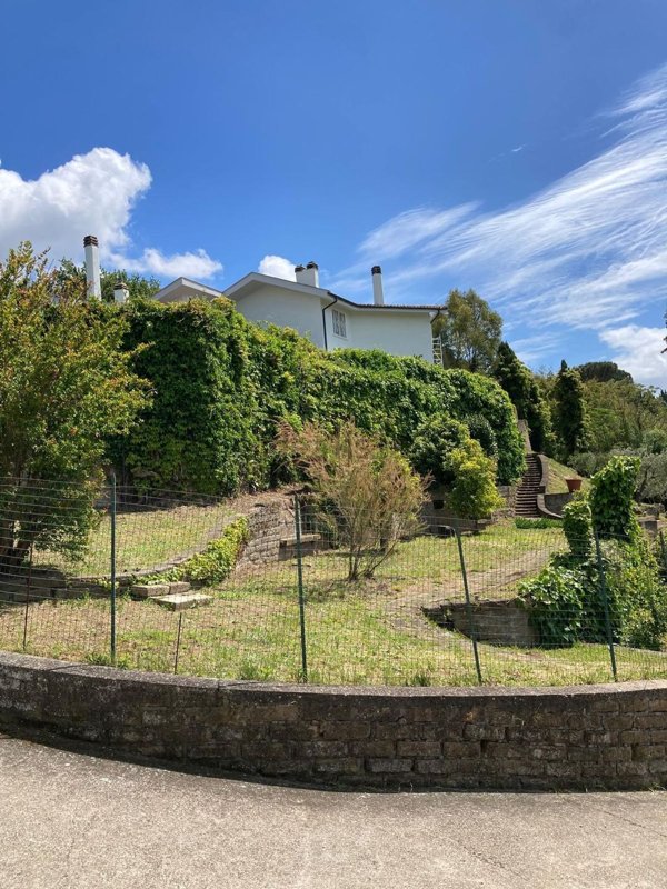 casa indipendente in vendita a Castelnuovo di Porto