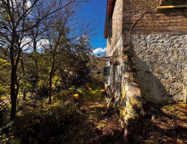casa indipendente in vendita a Castelnuovo di Porto