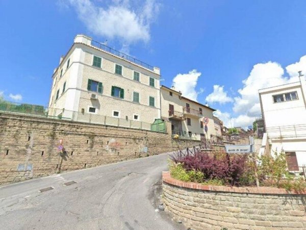 casa indipendente in vendita a Castelnuovo di Porto