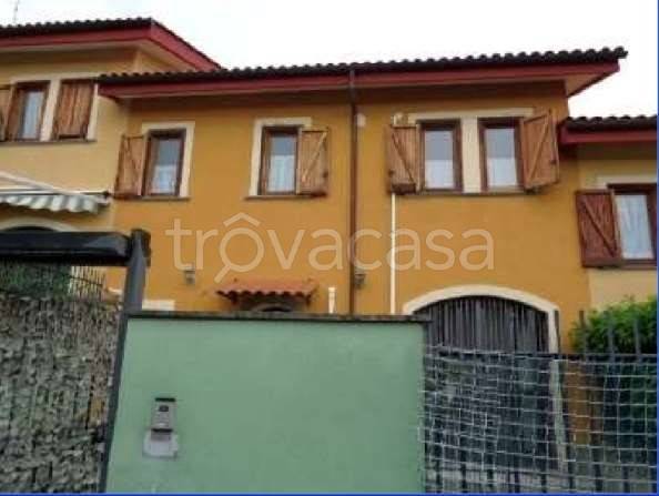 casa indipendente in vendita a Castelnuovo di Porto