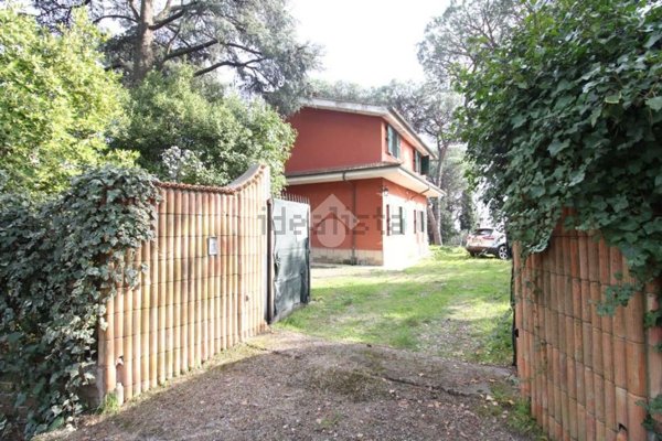 casa indipendente in vendita a Castelnuovo di Porto