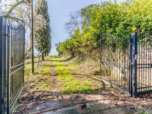 casa indipendente in vendita a Castelnuovo di Porto