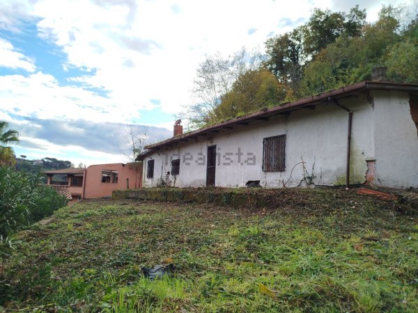 casa indipendente in vendita a Castelnuovo di Porto in zona Vallelinda