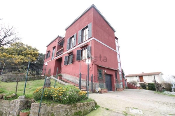 casa indipendente in vendita a Castelnuovo di Porto