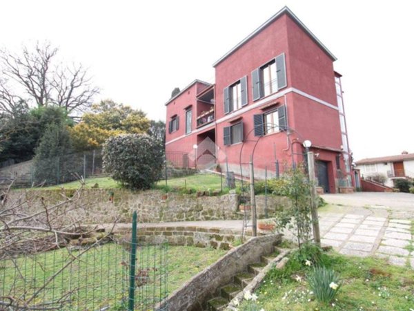 casa indipendente in vendita a Castelnuovo di Porto