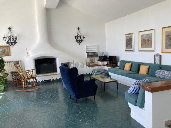 casa indipendente in vendita a Castelnuovo di Porto