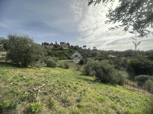 terreno edificabile in vendita a Castelnuovo di Porto