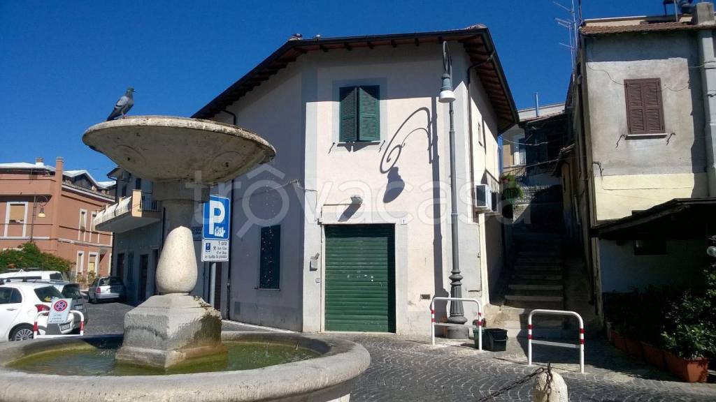 negozio in vendita a Castelnuovo di Porto
