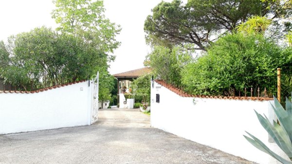 casa indipendente in vendita a Castelnuovo di Porto
