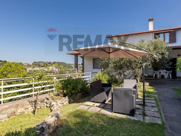 casa indipendente in vendita a Castelnuovo di Porto