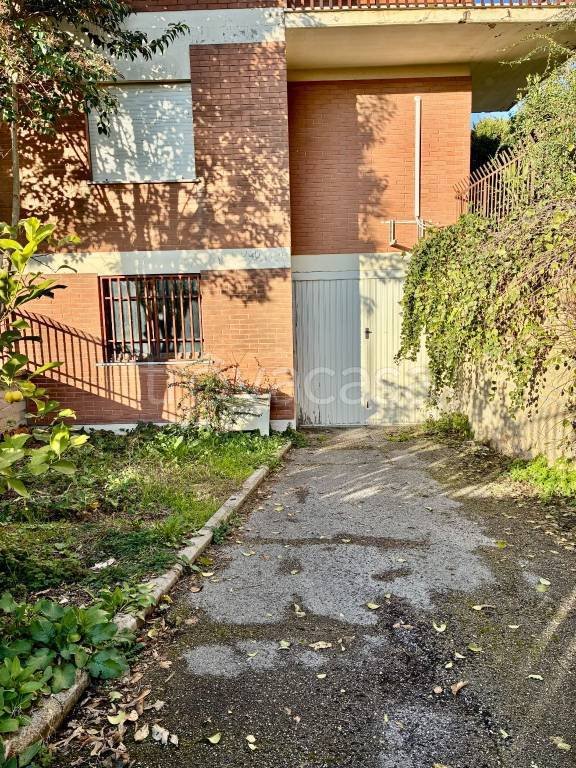 casa indipendente in vendita a Castelnuovo di Porto