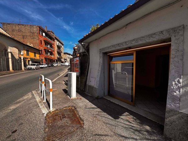 negozio in vendita a Castelnuovo di Porto