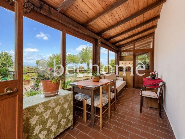 casa indipendente in vendita a Castelnuovo di Porto