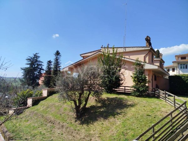 casa indipendente in vendita a Castelnuovo di Porto in zona Montelungo