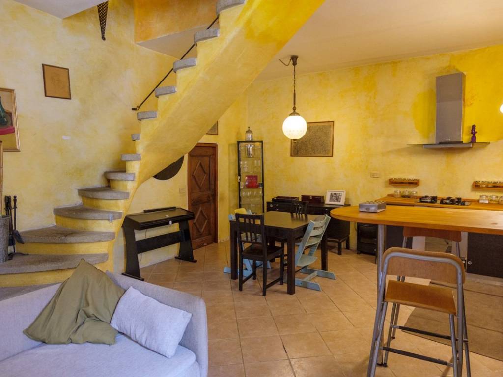 casa indipendente in vendita a Castelnuovo di Porto in zona Montelungo