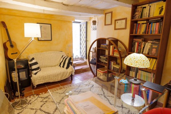 intera palazzina in vendita a Castelnuovo di Porto in zona Montelungo