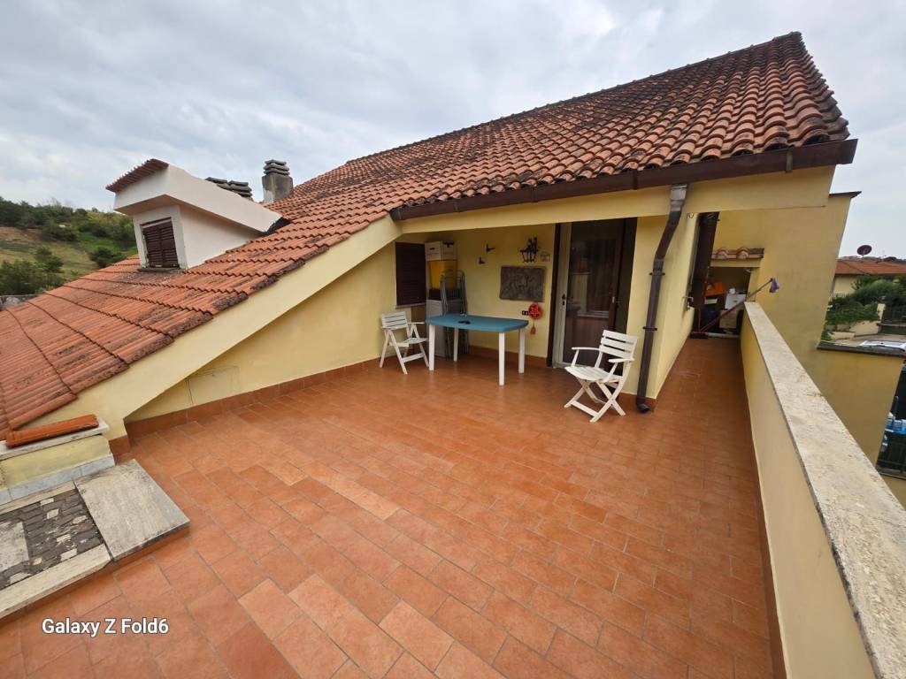 appartamento in vendita a Castelnuovo di Porto in zona Valleioro
