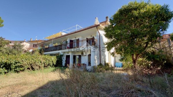 casa indipendente in vendita a Castelnuovo di Porto in zona Montelungo