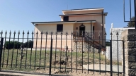 casa indipendente in vendita a Castelnuovo di Porto
