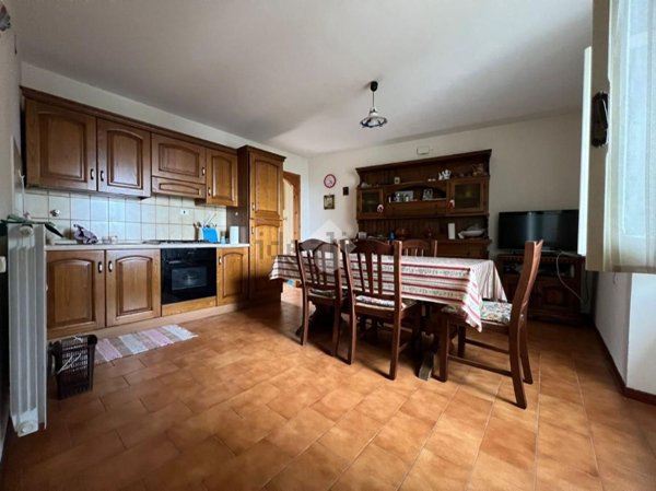 intera palazzina in vendita a Castel San Pietro Romano