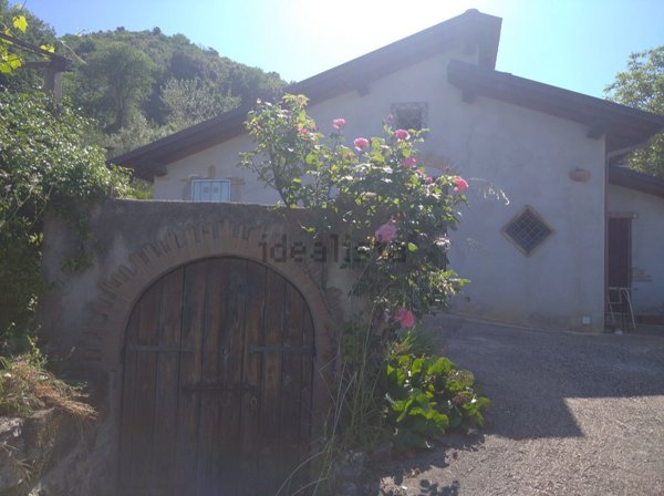 casa indipendente in vendita a Castel San Pietro Romano