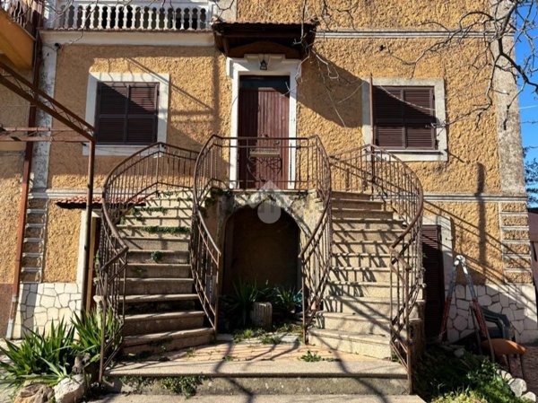 casa indipendente in vendita a Cave