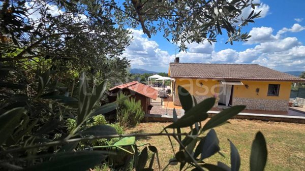 casa indipendente in vendita a Cave